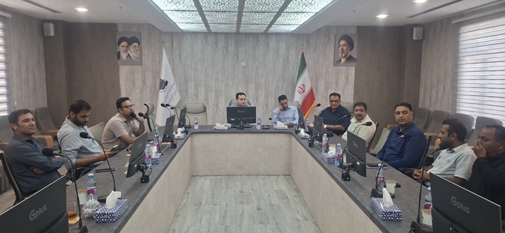 بررسی مشکلات واحدهای تولیدی شهرک صنعتی گمبرون در نشست امیری‌زاده با هیئت رئیسه صنعتگران